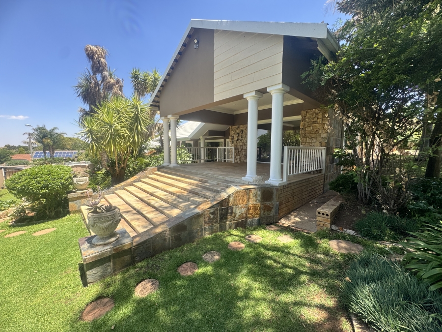 4 Bedroom Property for Sale in Wilkoppies North West